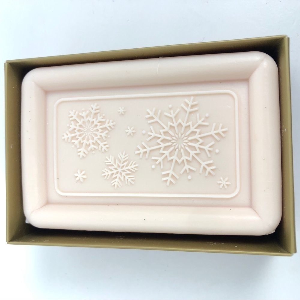NIB Holiday Bath Soap Bar - Picture 3 of 4